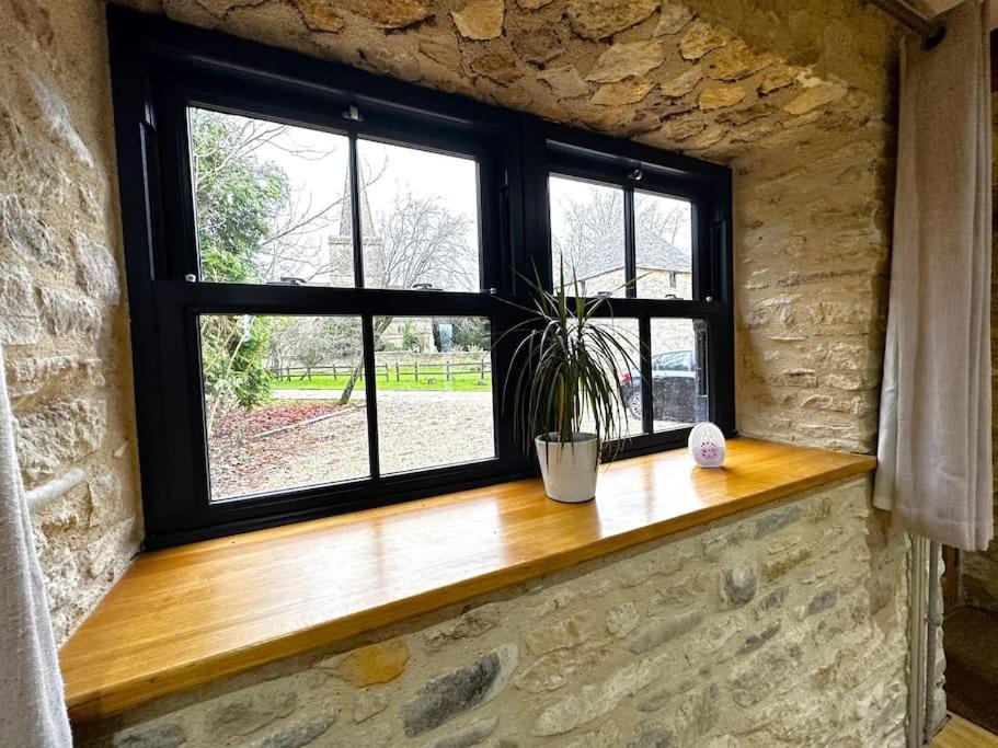 Dove House - No 1 *